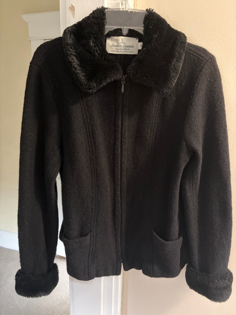 100% Wool Women's Black Zip-Up Faux Fur Collar Jacket